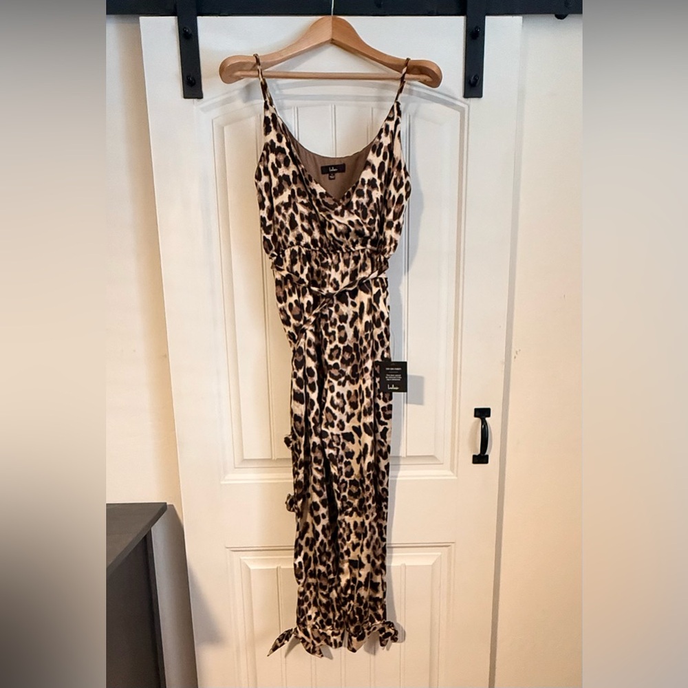 Lulu's NWT Leopard Print Satin Jumpsuit Size Large